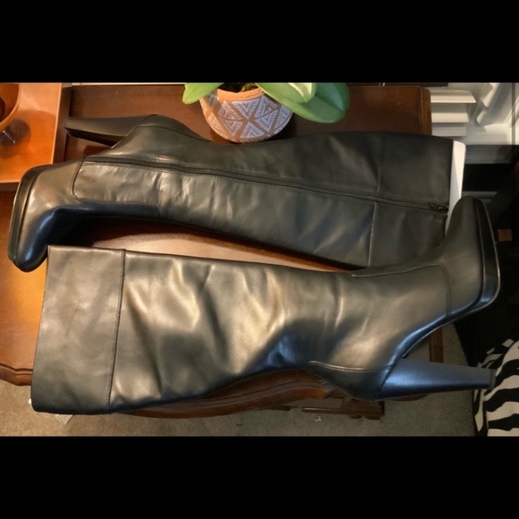 Black Kristin Davis Boots - Picture 2 of 9